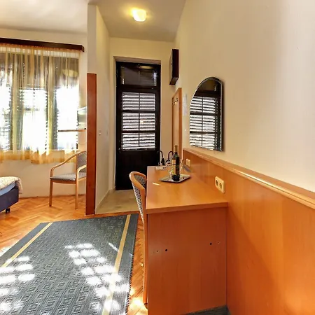 Vala Hotell 2*