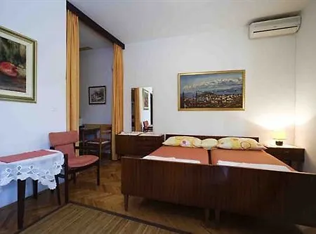 Vala Hotell 2*